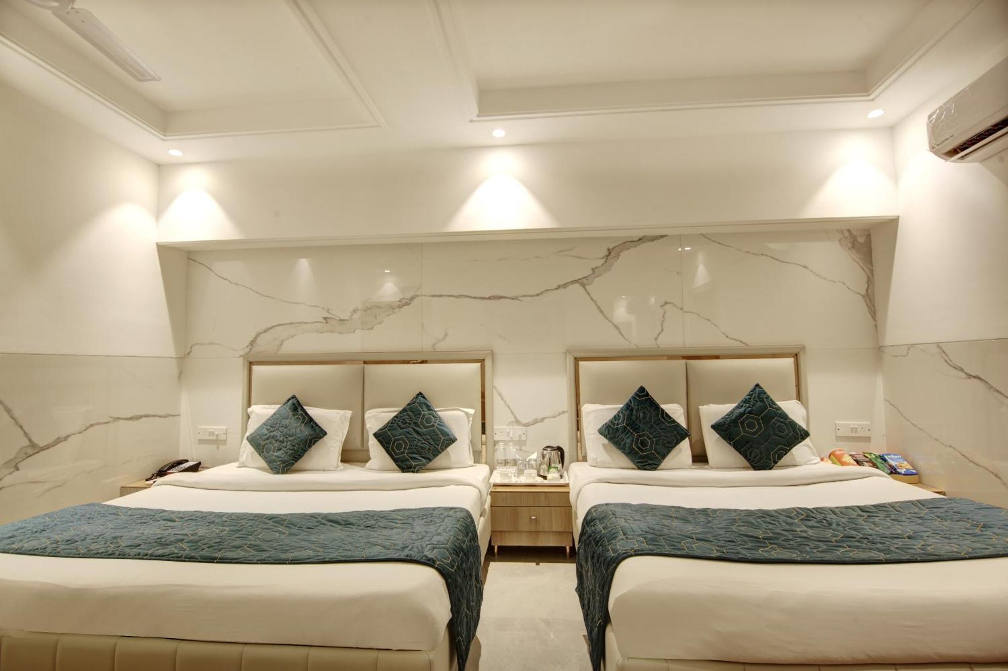 Hotel Transit International- Aerocity Delhi Airport Yeni Delhi Dış mekan fotoğraf